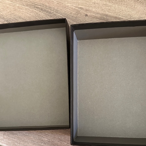 Gucci Dark Brown square Gift Box - Picture 2 of 3